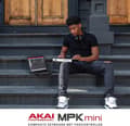 Pikkukuva 5 / 10: AKAI Professional MPK Mini MKIII - 25-näppäinen USB MIDI -näppäimistöohjain, jossa on 8 valoisaa rumpulevyä, 8 kiertonuppia ja sisältää musiikin tuota