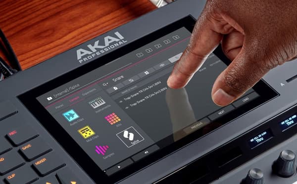 AKAI FORCE Itsenäinen musiikin tuotantoasema Sampleri MIDI USB Black