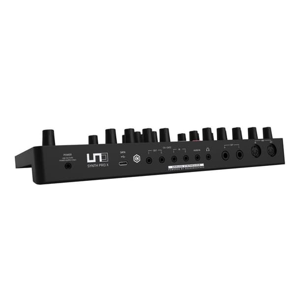 IK Multimedia Uno Synth Pro X - analog synthesizer