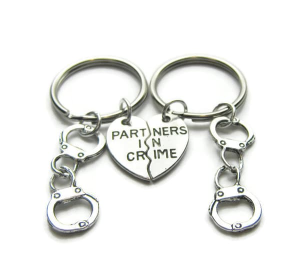 Nyckelring Partners in crime Kompis/Partner 2 stycken Handbojor