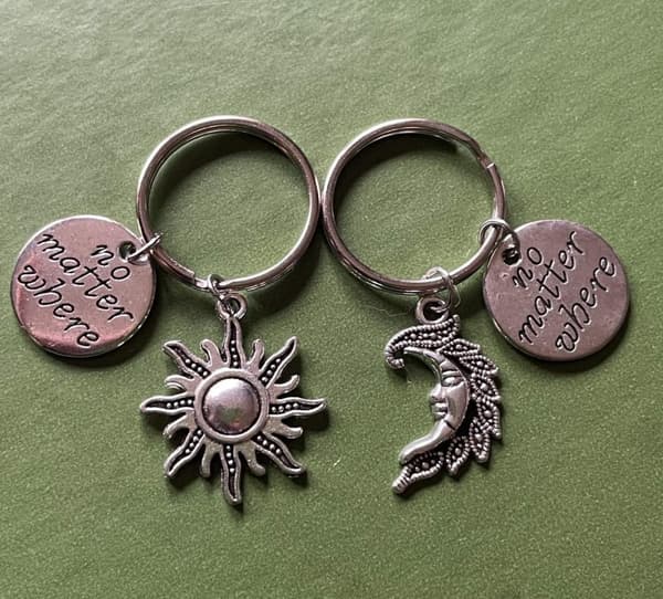 Nyckelring Kompis/Partner No Matter WhereSol Måne Sun Moon