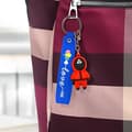 Miniatyrbild 3 av 4: Nyckelring - AVIZAR - Squid Game - Silikonfigur - Handledsrem - Blå färg