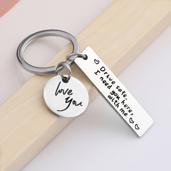 Nyckelbricka "Drive safe" - Silver