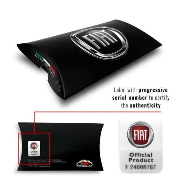 Officiell Fiat metallnyckelring, färglogotyp, 35 x 35 mm