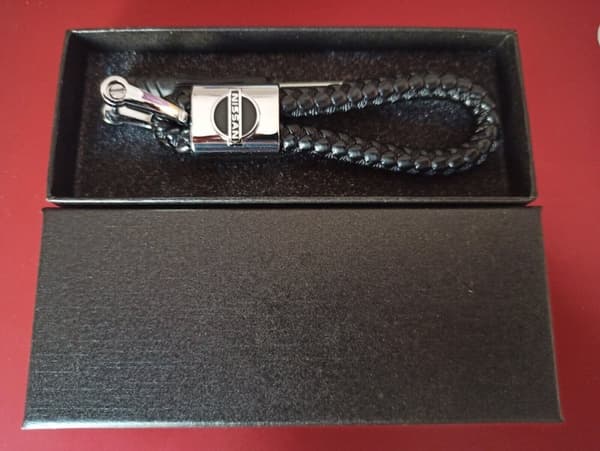 Nissan Luxury leather keyring keychain fob Gift box