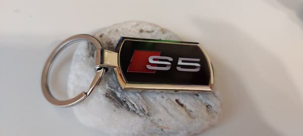 Audi S5 logo silver chrome metal keyring free gift boxÂ