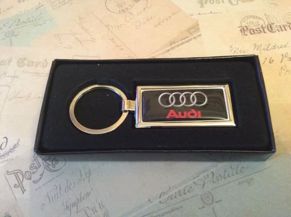 AUDI BLACK CAST CHROME KEY RING FOB COMPLETE IN BOX OBLONG A 1 2 3 4 5 6 7 8 Q
