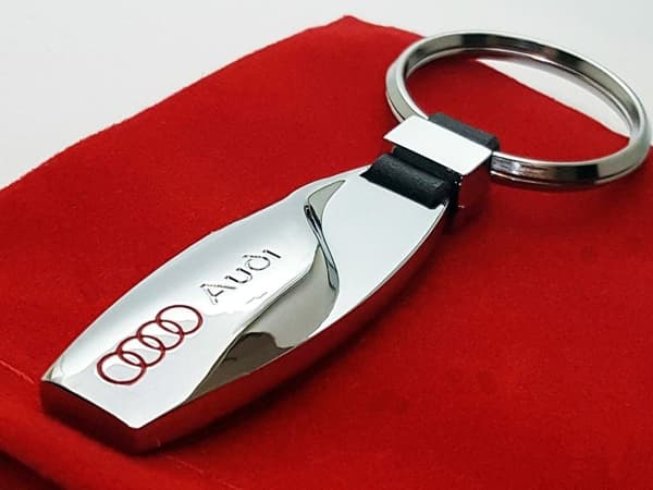 AUDI HIGH QUALITY CHROME 2020 KEYCHAIN KEYRING FOB SLINE QUATTRO A3 A4 A6 Q7