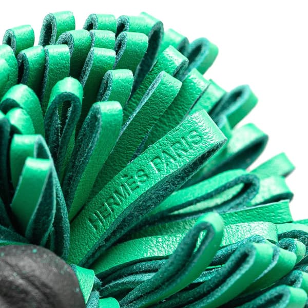 Pre-owned Hermès Lambskin Carmen Uno Dos Key Ring Green