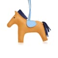 Miniatyrbillede 4 af 7: Pre-owned Hermès Milo Lambskin Grigri Rodeo Bag Charm MM Brown