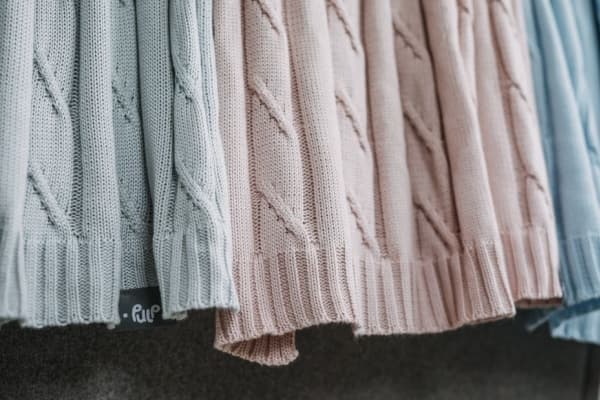 Pulp Soft bambusteppe med sølvioner, rosa farge, flettemønster