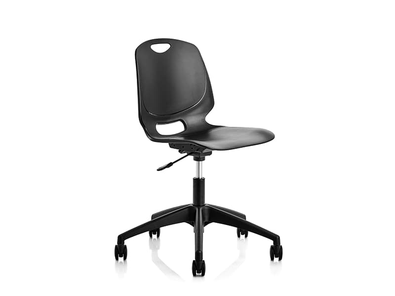 Amigo stol, blått säte, svart plastram med hjul