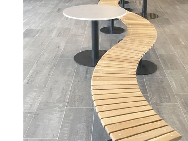 Penkki Cirkum, 90° kaareva, massiivitammi, alumiininharmaa runko