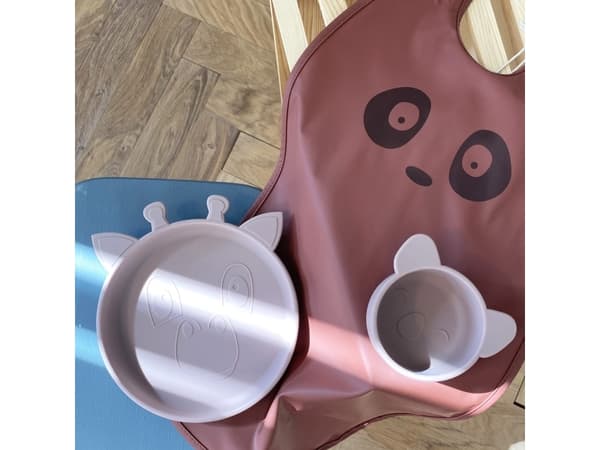 Nuuroo nuuroo - Rose Panda pitkä vedenpitävä ruokalappu