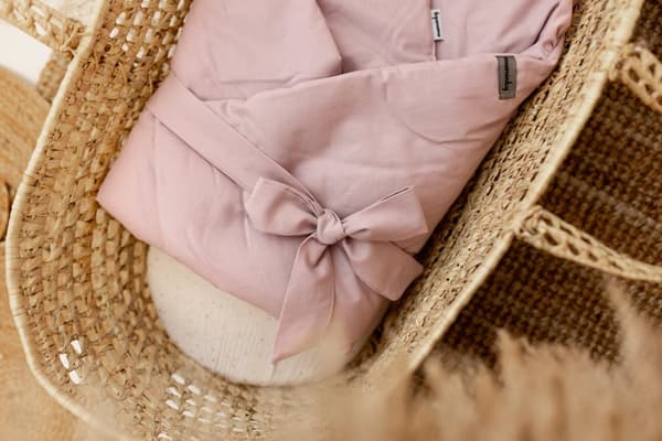 Babysjal med flæse, pink