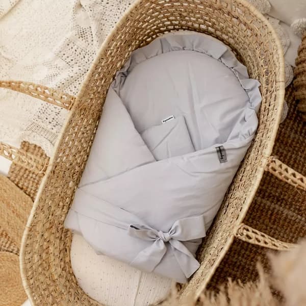 Babysvøb med flæser, lysegrå