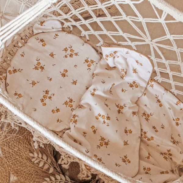 Puuvillainen tyynykarhu | Pienet ruskeat kukat