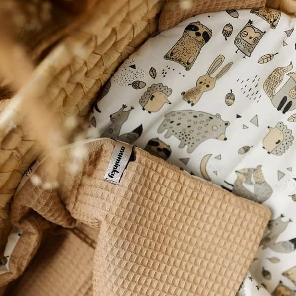 Hedgehog Bear vohvelityyny | Pähkinävohveli