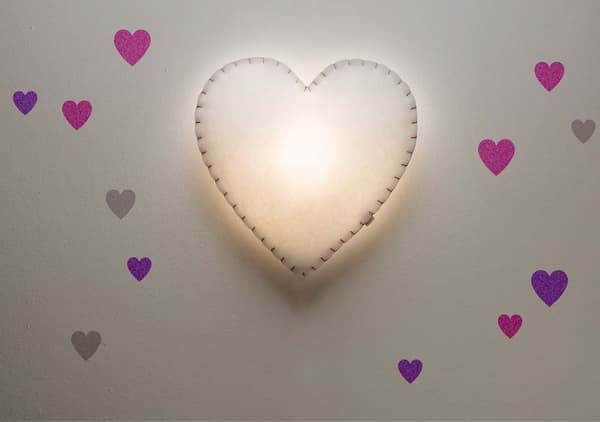 Buokids blød lampe natlampe/væglampe hjerte, avrättning:vägglampa, Sömmen:grå
