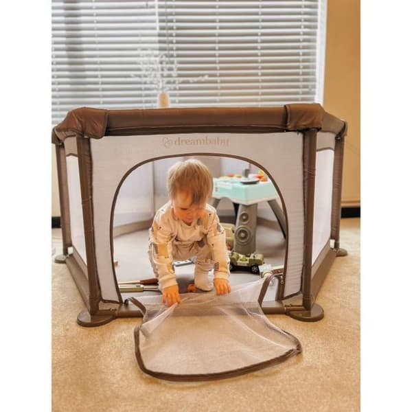 Babykasse - DREAMBABY - EXPLORE - Foret med passende gulvmåtte - Vandafvisende - 6m+ - 140 x 70 cm