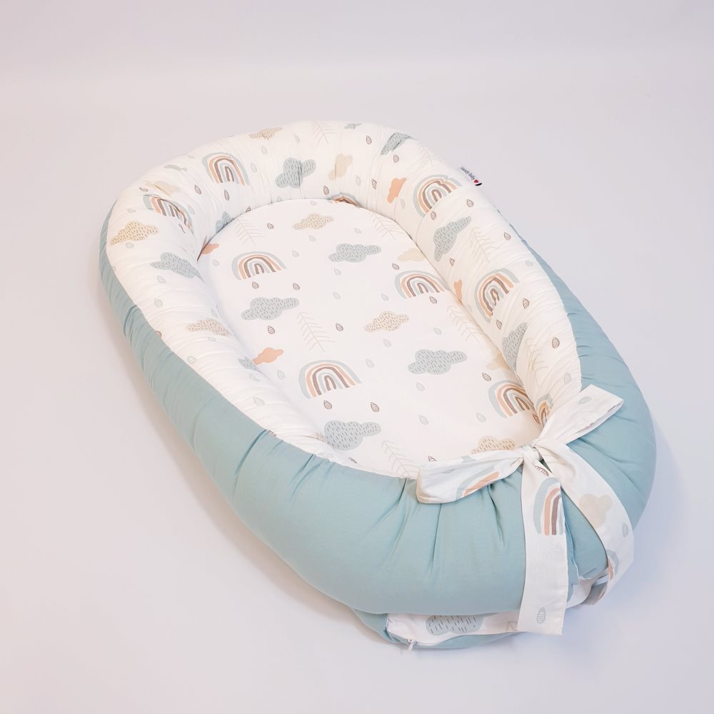 Babynest med regnbågsmotiv, mintgrön