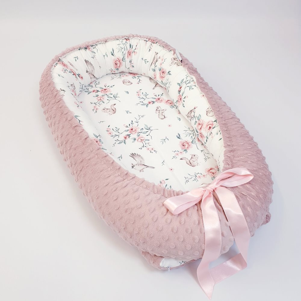 Babynest med blommotiv, puderrosa