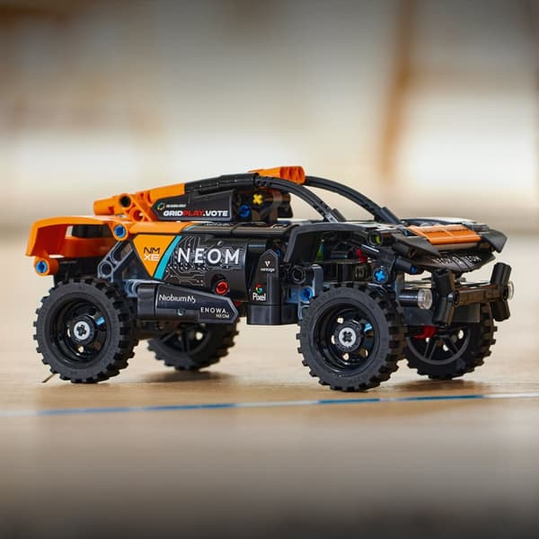 LEGO Technic 42166  - NEOM McLaren Extreme E Race Car