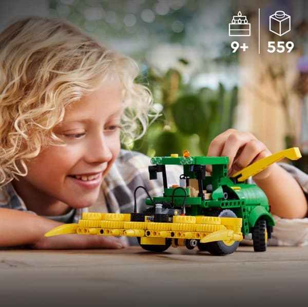 LEGO Technic 42168  - John Deere 9700 Forage Harvester