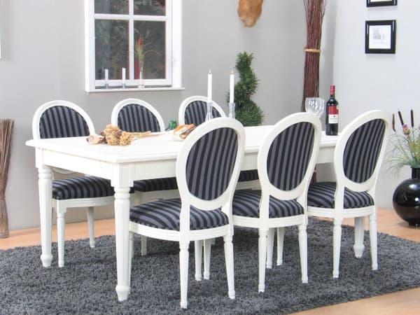 Amaretta matgrupp 100x180/280 med 2 iläggsskivor antik vit och 6 st Rokoko matstolar antik vit/svart.
