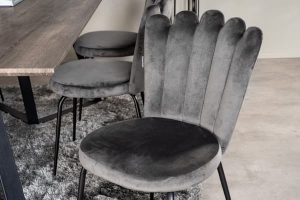 MarinaGRBL spisegruppe spisebord el tre dekor grå og 6 Limhamn spisestuestoler velour grå.