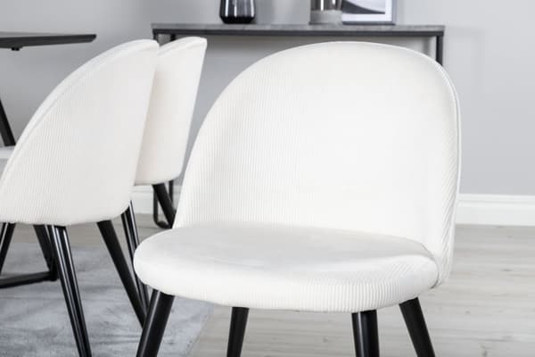 MarinaBLBL spisegruppe spisebord svart og 6 Velvet spisestuestoler fløyel beige, svart.