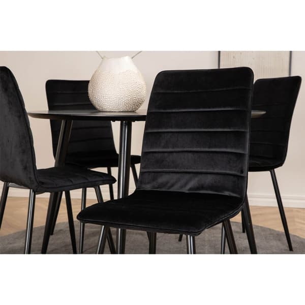 DippØ115BLBL spisebordssæt spisebord sort og 4 Windu Lyx stole velour sort.
