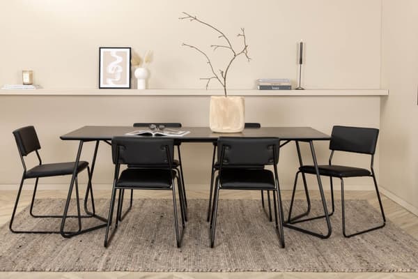 PippiBL spisegruppe spisebord svart og 6 Kenth spisestuestoler PU kunstskinn svart.