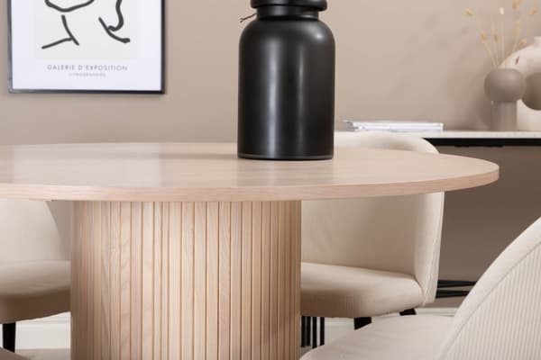 BiancaROWW spisegruppe spisebord eik finer hvit washed og 4 Velvet spisestuestoler fløyel beige, svart.