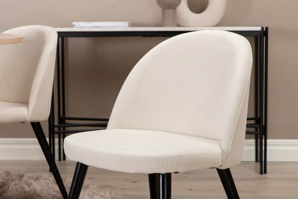 BiancaROWW spisegruppe spisebord eik finer hvit washed og 4 Velvet spisestuestoler fløyel beige, svart.