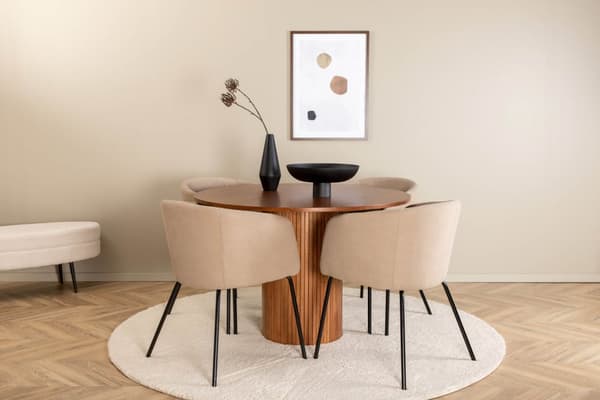 BiancaROWA spisegruppe spisebord eik finer og 4 Berit spisestuestoler beige.