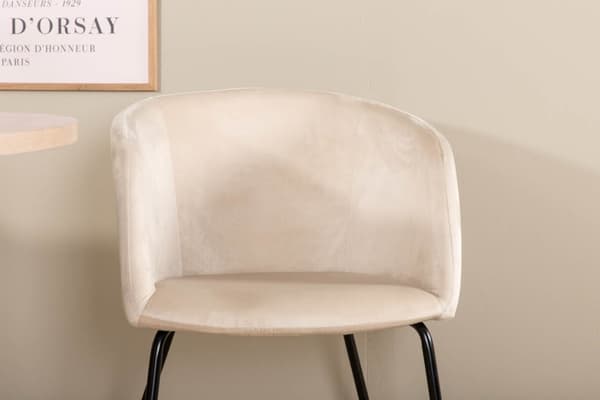 BiancaWW spisegruppe spisebord eik finer hvit washed og 4 Berit spisestuestoler velour beige.