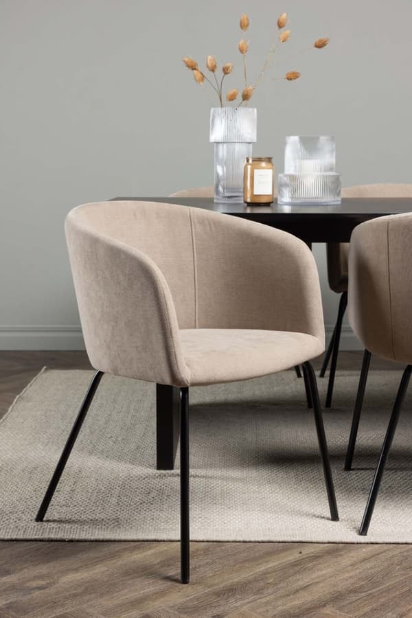 Vail spisebordssæt bord sort og 6 berit stole beige.