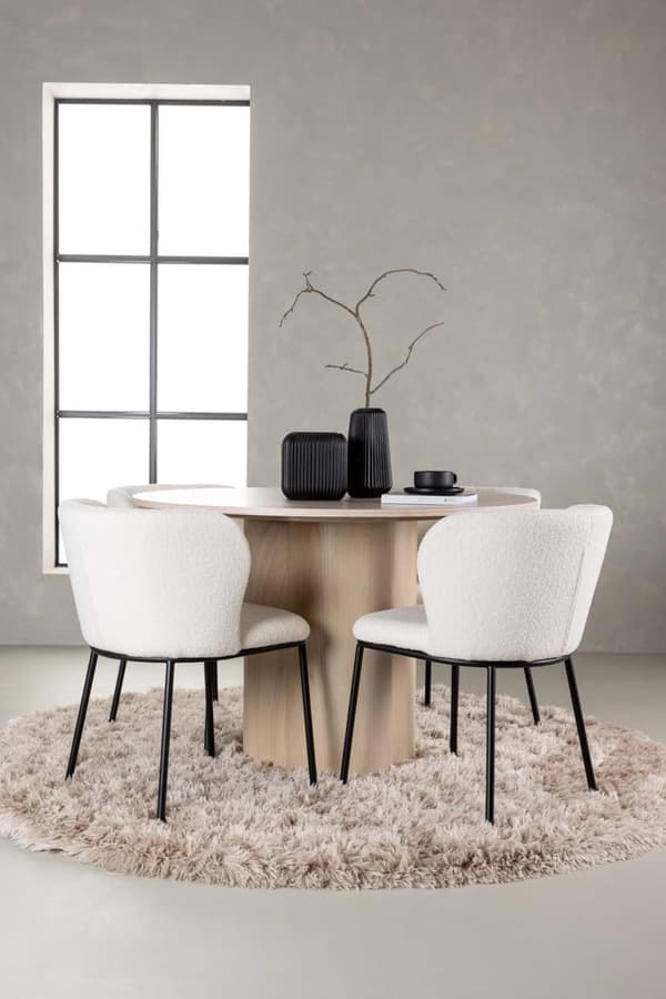 Olivia spisegrupper bord whitewash og 4 Edina stoler hvit.