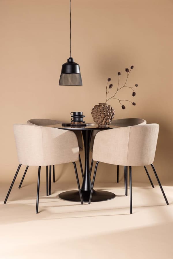 Glade spisegrupper bord svart og 4 berit stoler beige.