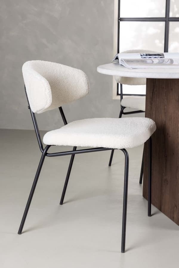 Grönvik spisegrupper bord offwhite og 4 Chico stoler hvit.