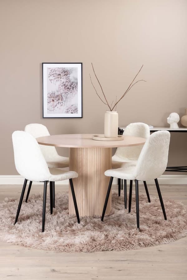 Bianca spisegrupper bord whitewash og 4 Polar stoler hvit.