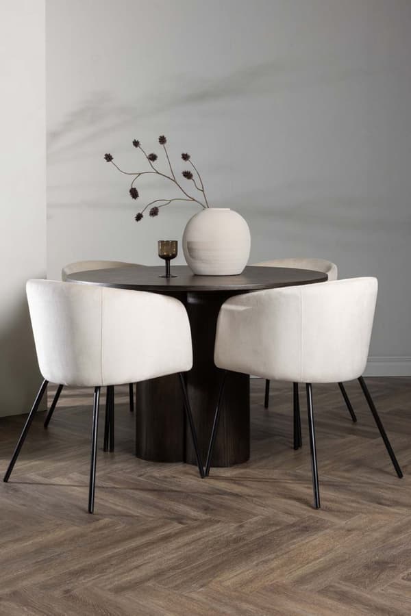 Olivia matgrupp bord mocca och 4 berit stolar beige.