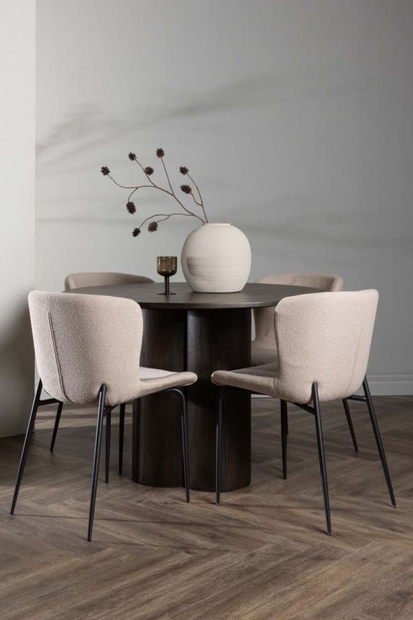 Olivia spisegrupper bord mocca og 4 Modesto stoler beige.