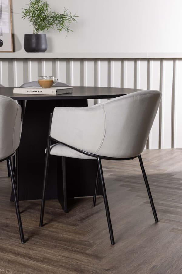 Bootcut spisegrupper bord svart og 6 Evelina stoler grå.