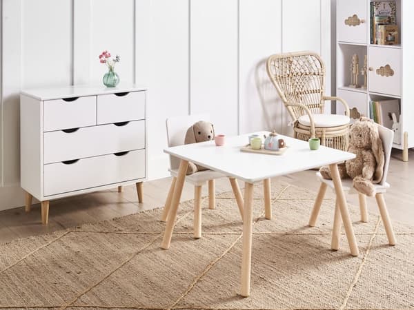 Sitttgrupp Barn 2 Stolar och Bord Vit och Ljust Trä MDF Furu Snyggt Barnrum
