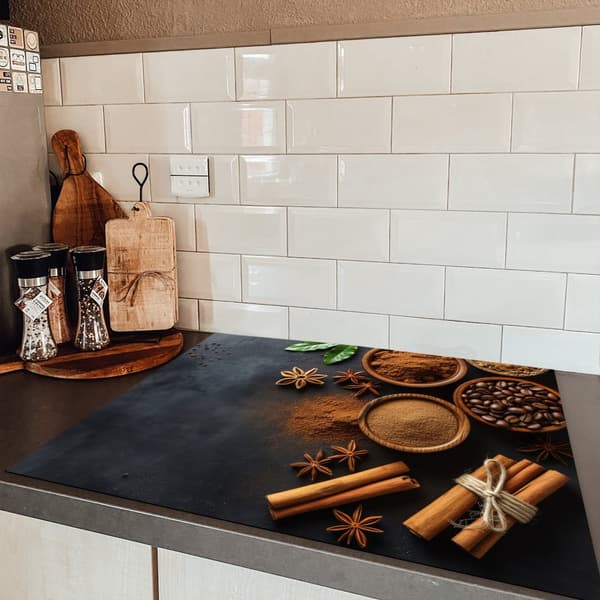 KitchenYeah Induktionsskydd - Skyddsmatta Spishäll - Induktionshäll Täckmatta - Dekoration Kökstillbehör