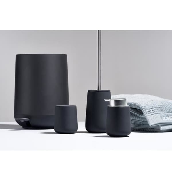 NOVA tvålautomat i porslin - Zone Denmark - Svart - Soft touch - German Design Award
