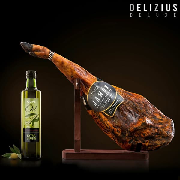 Sæt bestående af Iberisk Kornfodret Skinke, Olivenolie og Skinkehold Delizius Deluxe - 8-8,5 Kg
