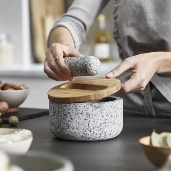 Mortelstöt - Joseph Joseph - Dash™ - Granit - Bambulock - Modern design